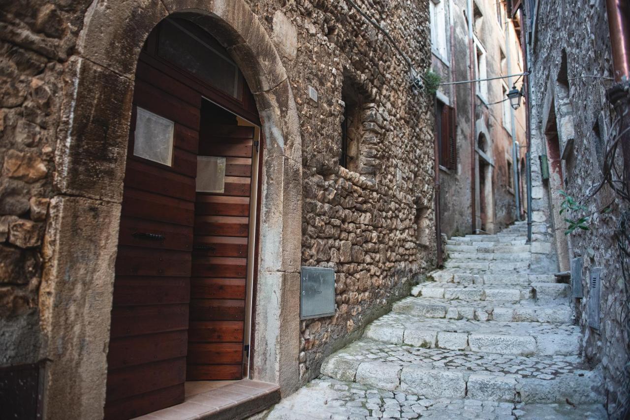 Aurora Medieval House Sermoneta Εξωτερικό φωτογραφία