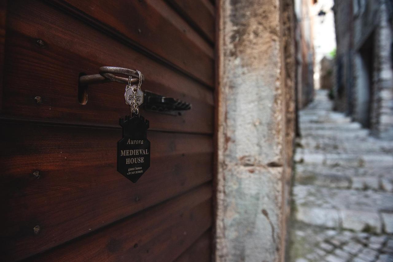 Aurora Medieval House Sermoneta Εξωτερικό φωτογραφία