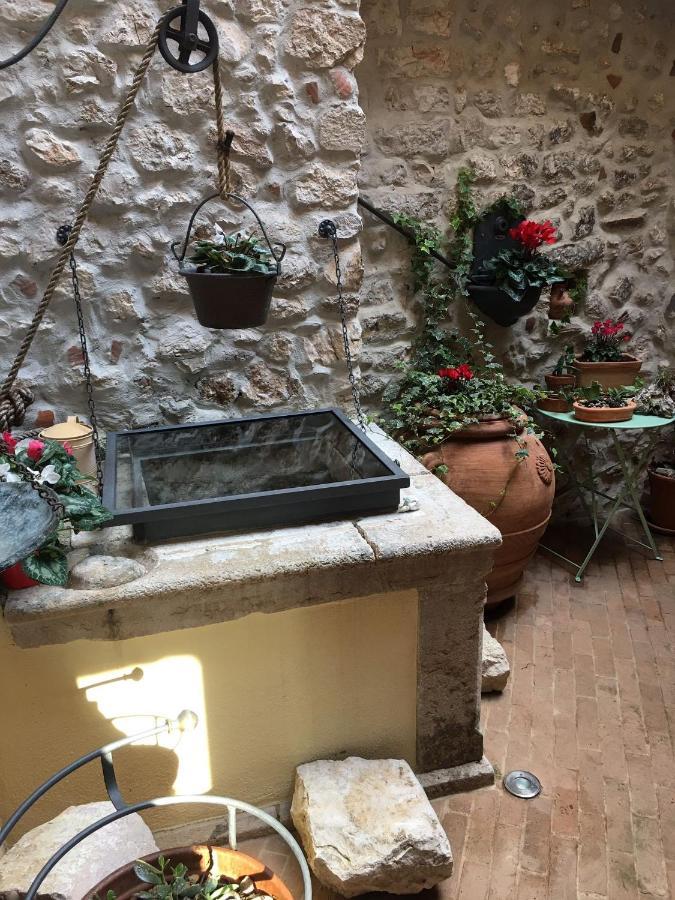 Aurora Medieval House Sermoneta Εξωτερικό φωτογραφία