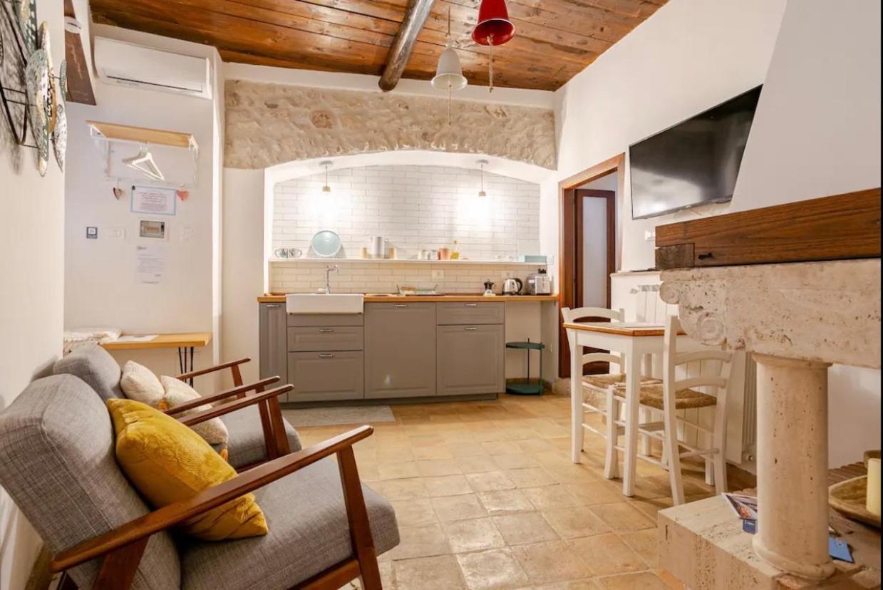 Aurora Medieval House Sermoneta Εξωτερικό φωτογραφία