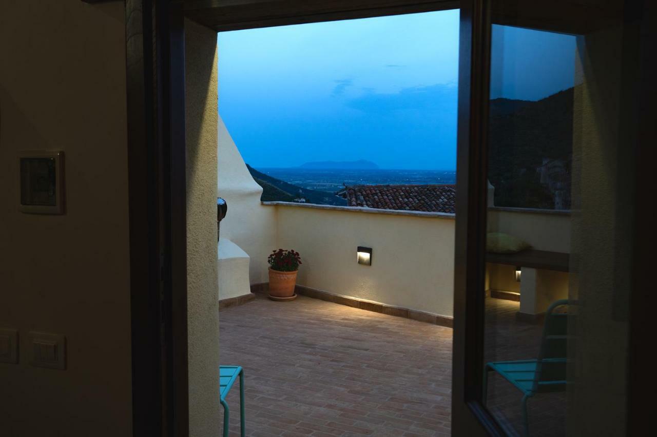 Aurora Medieval House Sermoneta Εξωτερικό φωτογραφία